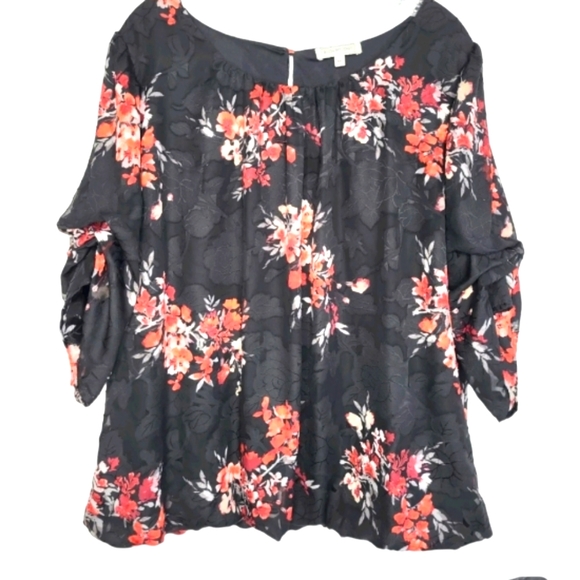 Blousology Tops - Blousology Black & Red Floral 3/4 Gathered Sleeve Textured Lined Blouse